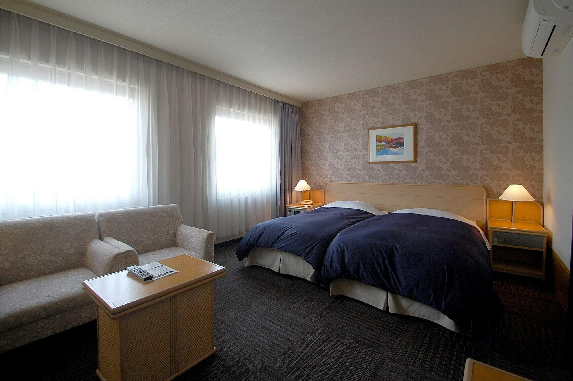 Hotel Excel Okayama Buitenkant foto